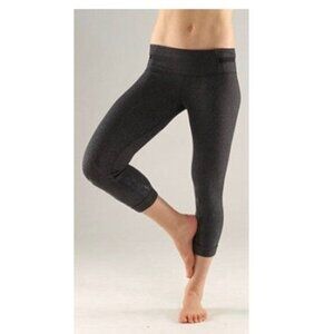 Lululemon Acro Crop in Black - 6